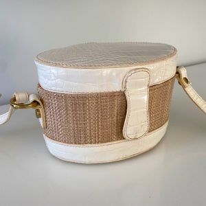 White small wicker cross body mini